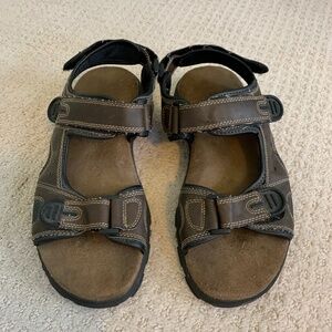 Alpine Designs Sandal Men’s Size 8 - all terrain performance